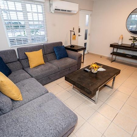 Appartement Luxury Retreat With Private Jacuzzi And Mountain Views Free Parking à Ponce Extérieur photo