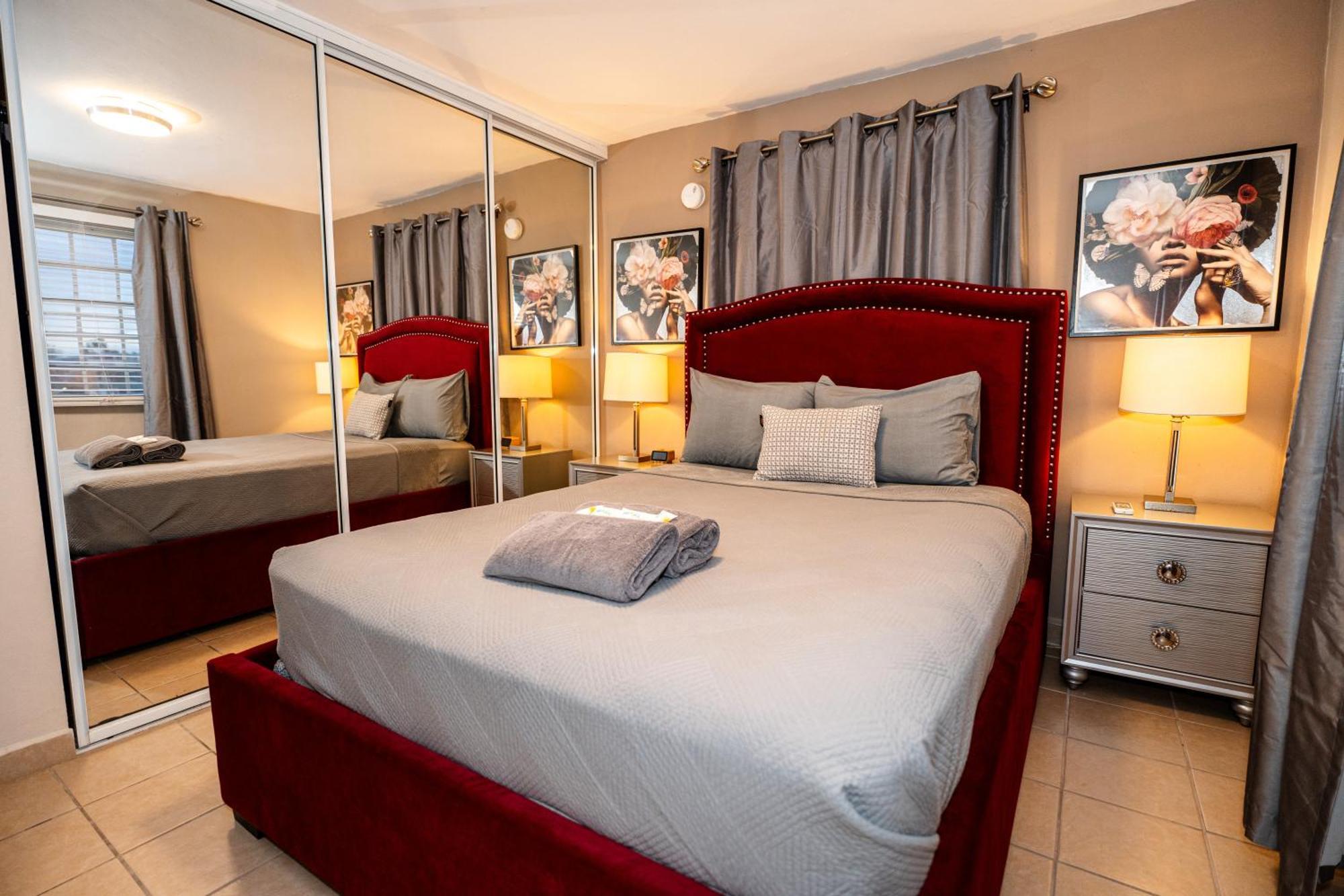 Appartement Luxury Retreat With Private Jacuzzi And Mountain Views Free Parking à Ponce Extérieur photo