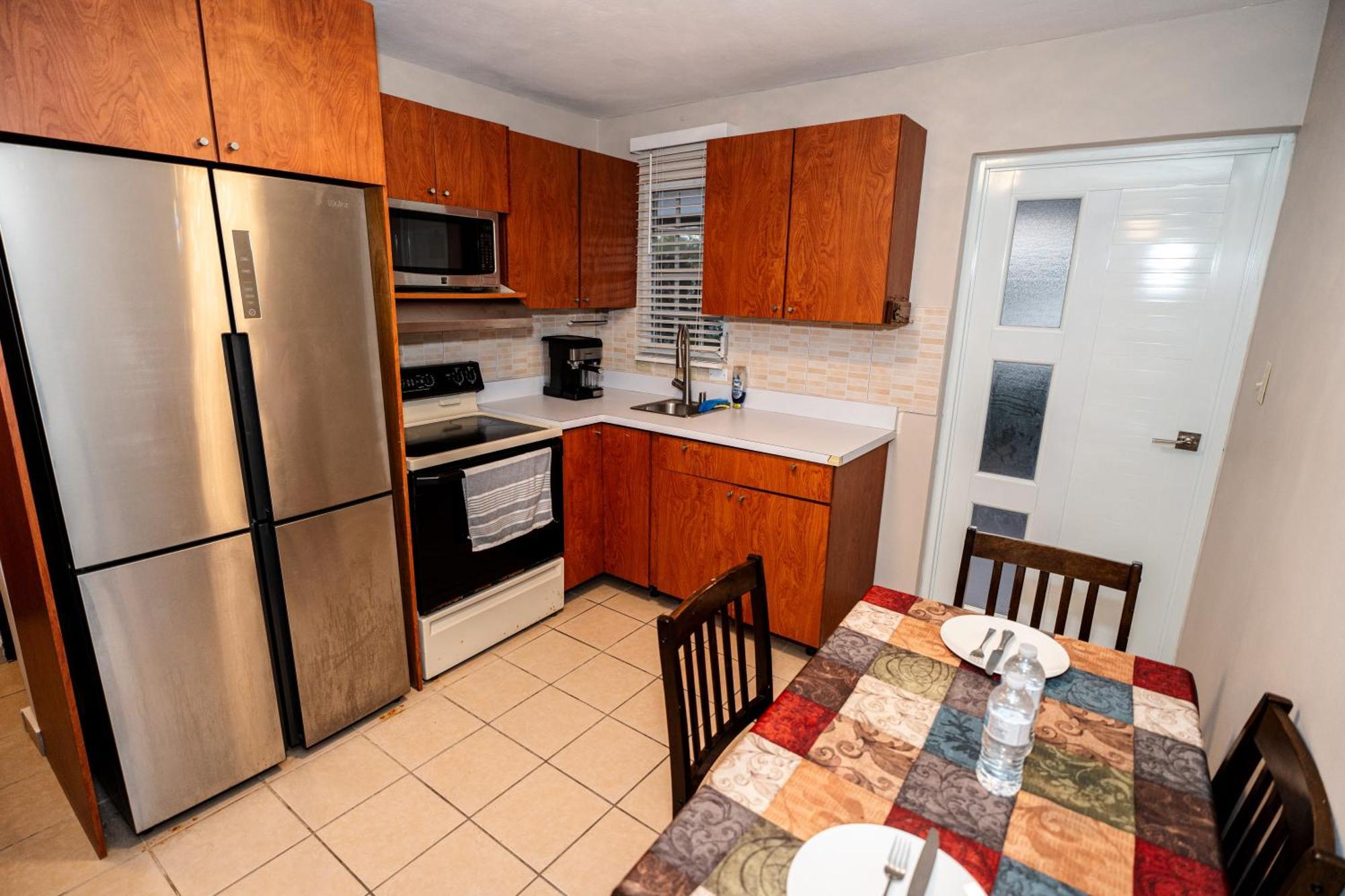 Appartement Luxury Retreat With Private Jacuzzi And Mountain Views Free Parking à Ponce Extérieur photo